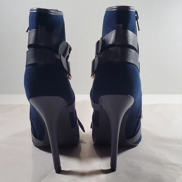 Strapped Botties in Navy Blue, size 9 - Picture 3 of 6